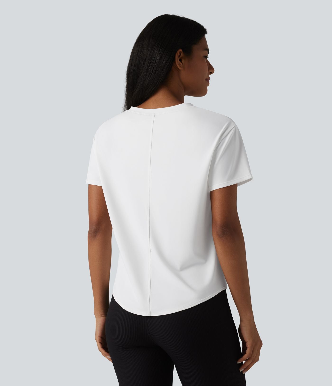 T-shirt décontracté à col rond, manches courtes, soutien-gorge intégré et ourlet arrondi