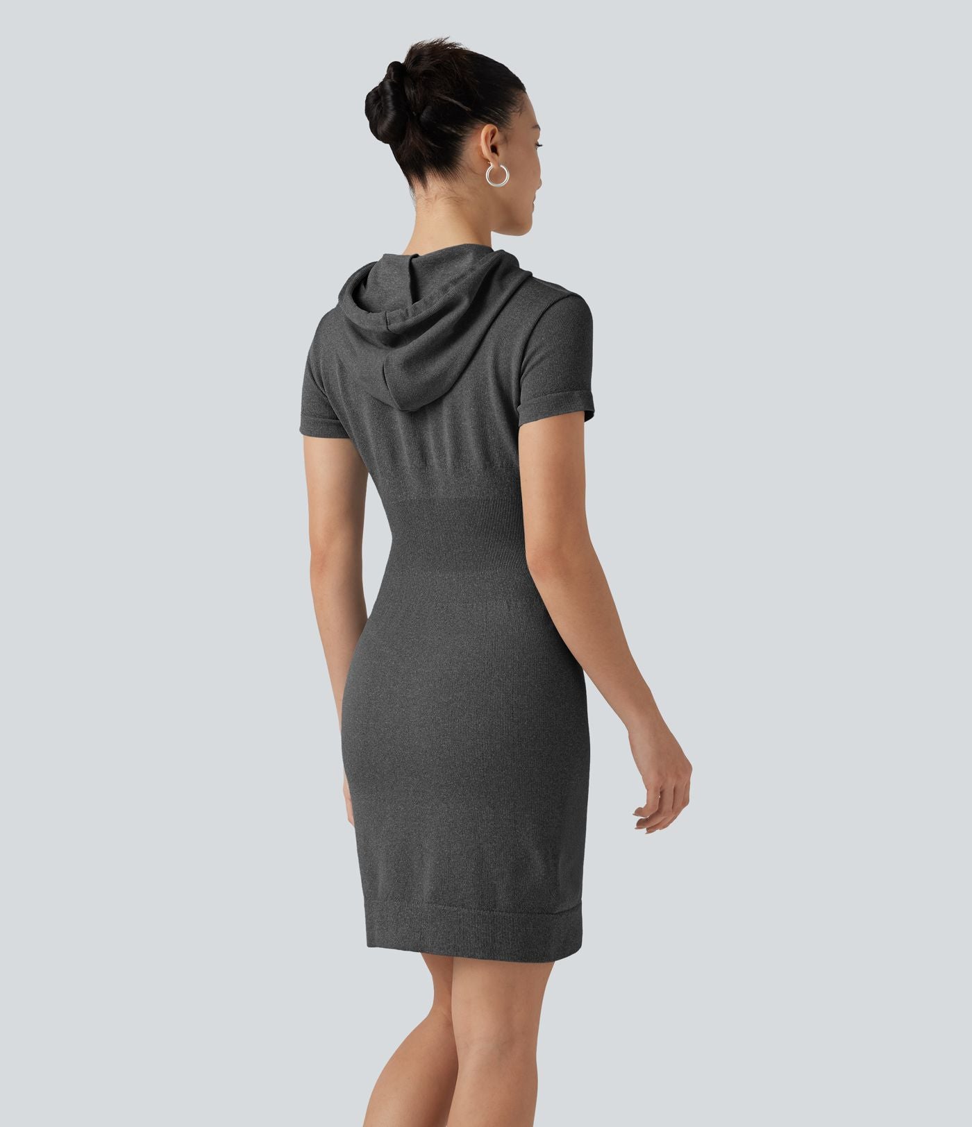 Robe mini moulante OneForm Seamless Flow à capuche avec cordon de serrage, manches courtes et poche
