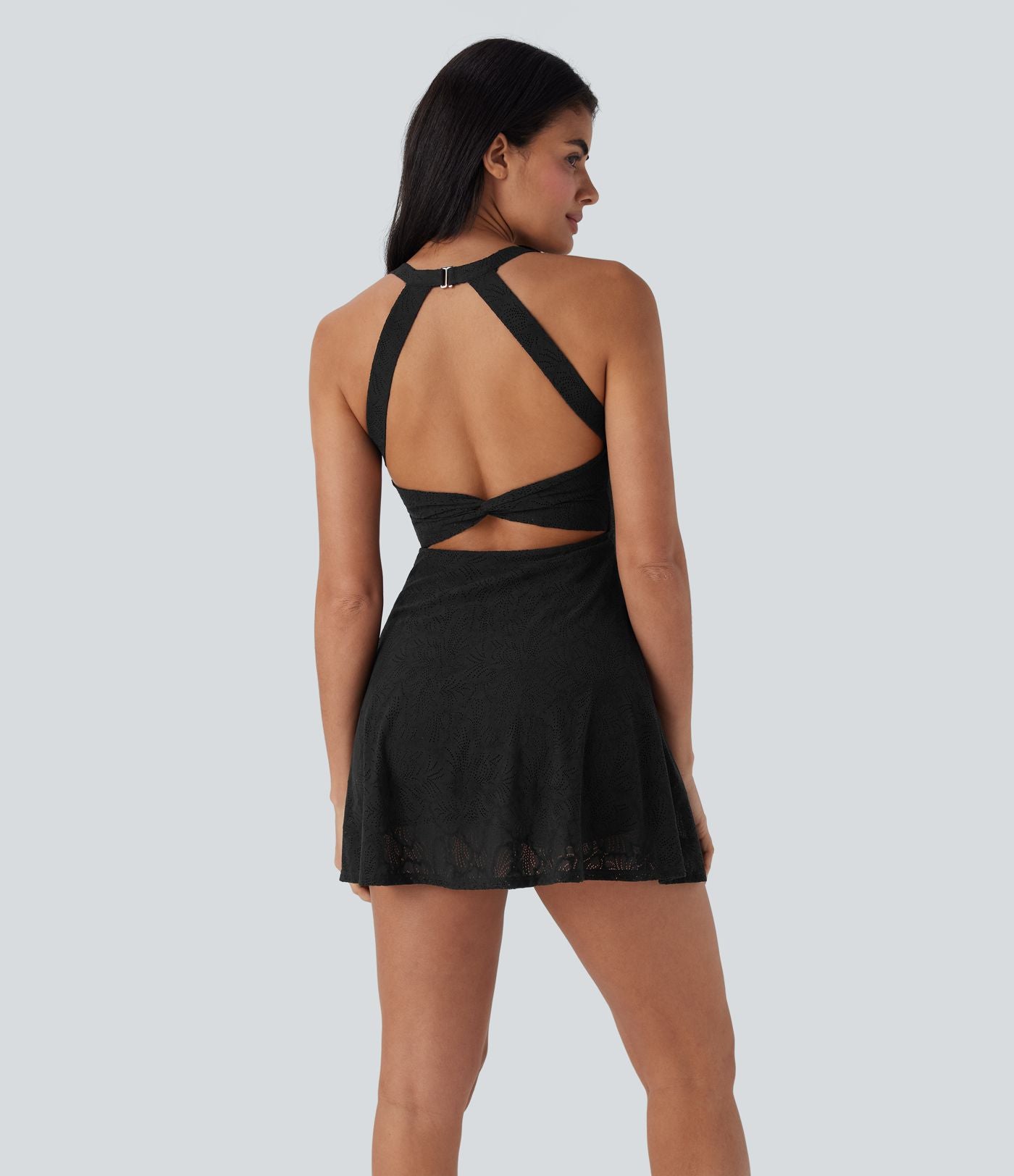 Robe-short 2-en-1 mini de danse active avec dos nu, détail torsadé, dentelle et poches-Easy Peasy