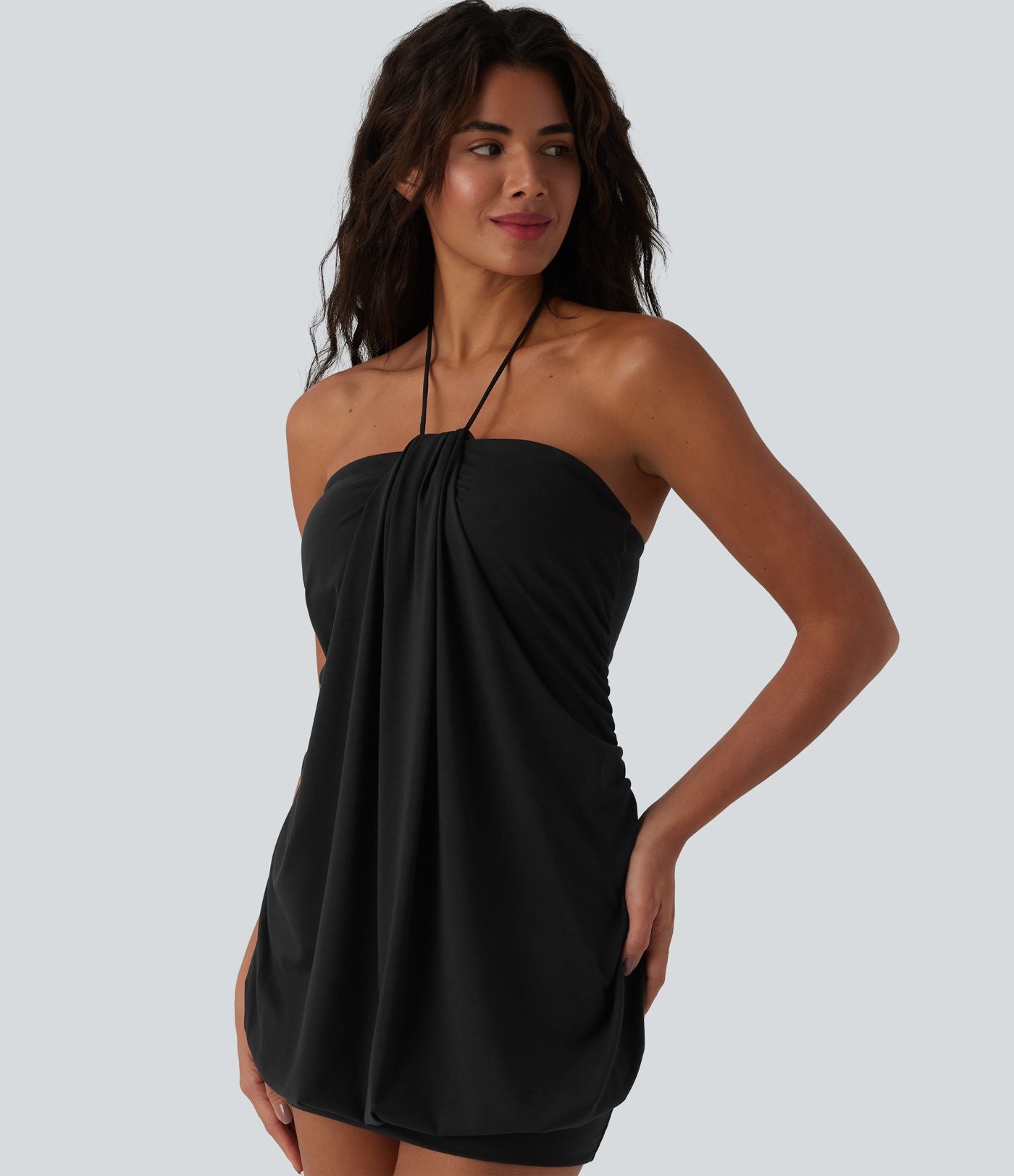 Robe mini moulante à dos nu et brassière intégrée