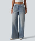 Halara Flex™ Jean large asymétrique taille basse avec bouton, fermeture éclair et poches multiples, délavé et extensible en maille