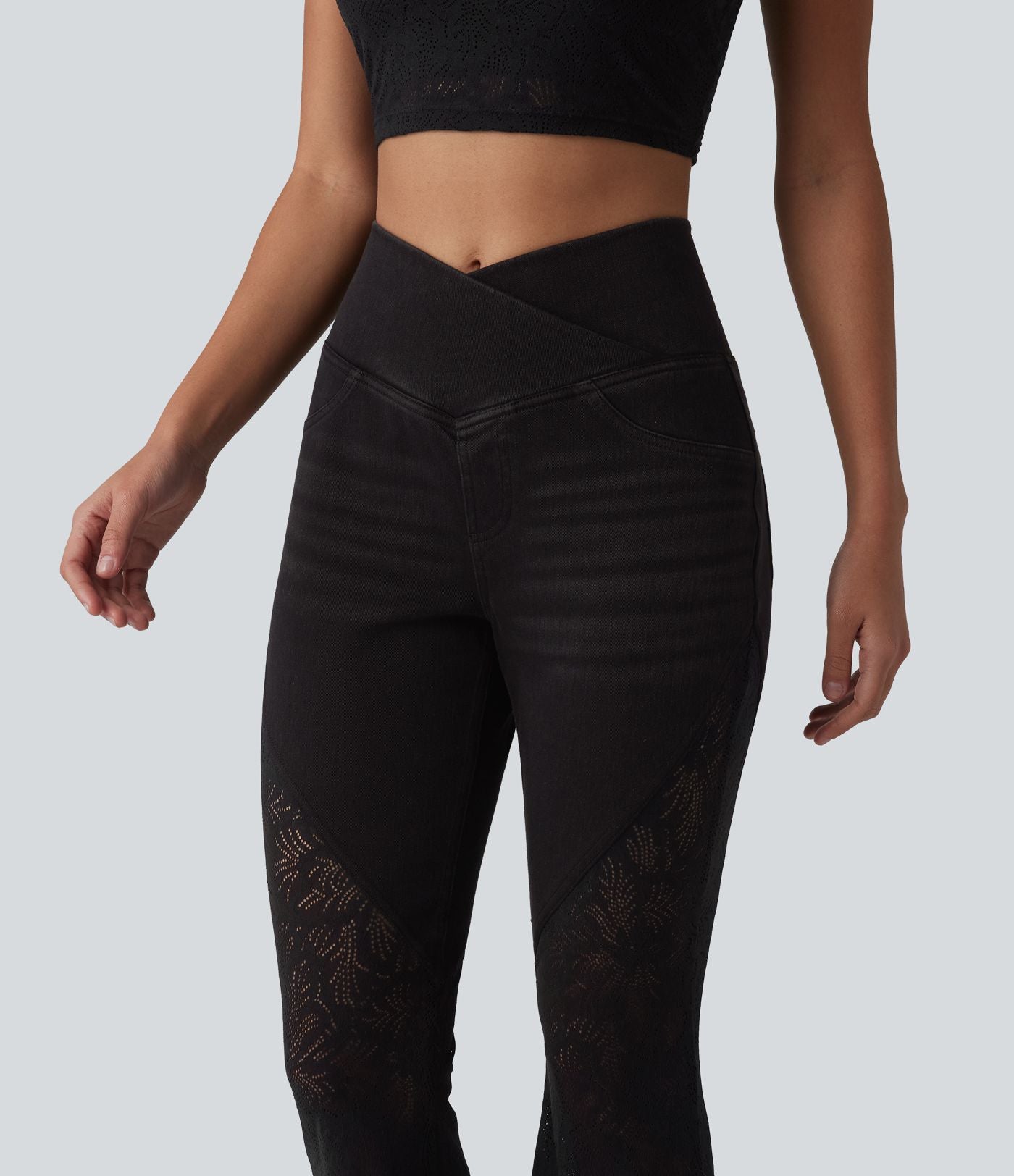 Halara Flex™ Jean évasé casual ventre plat taille haute croisé avec dentelle contrastée et poches