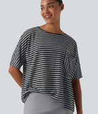 T-shirt col rond manches chauve-souris à rayures en lyocell avec poche poitrine