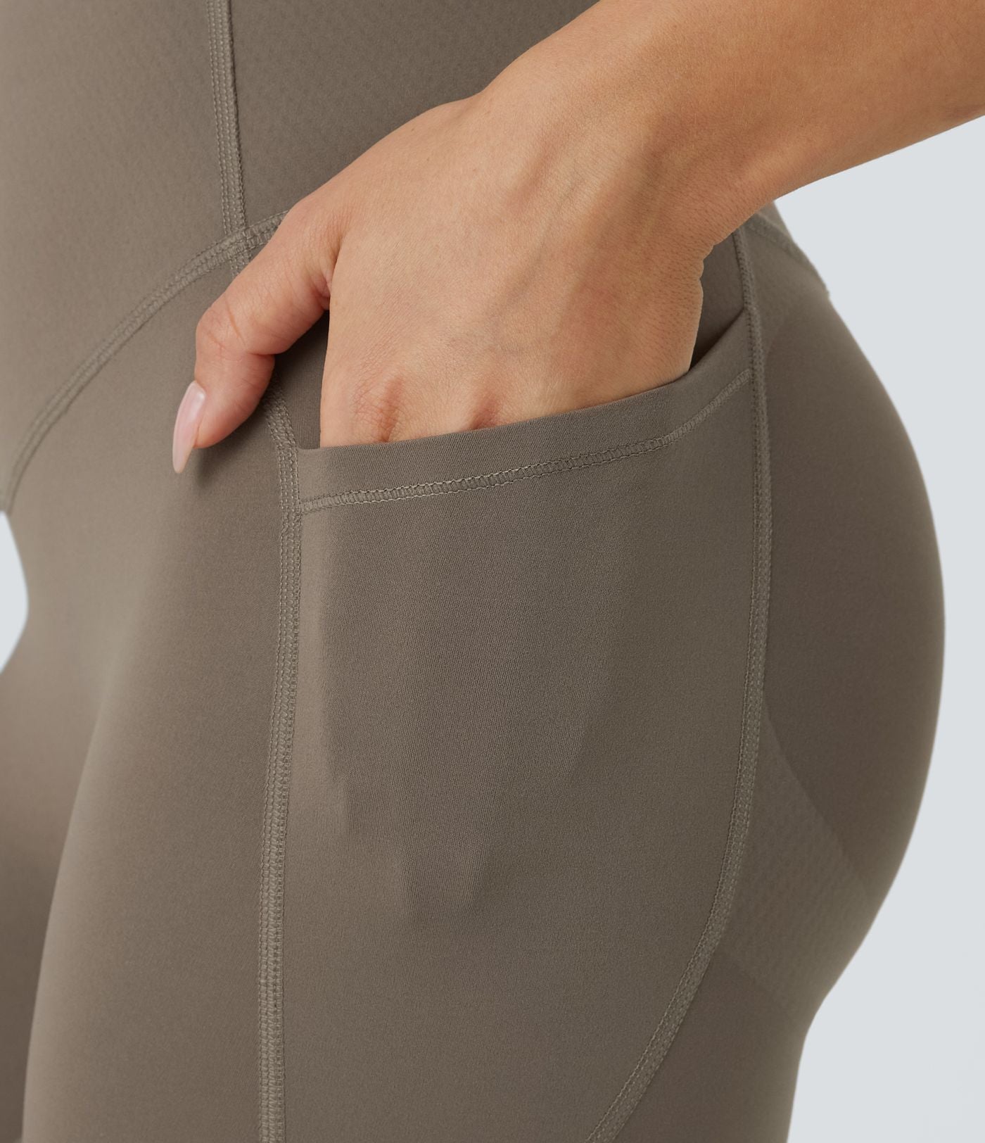 Legging d'entraînement gainant galbant taille haute avec poches Halara UltraSculpt™
