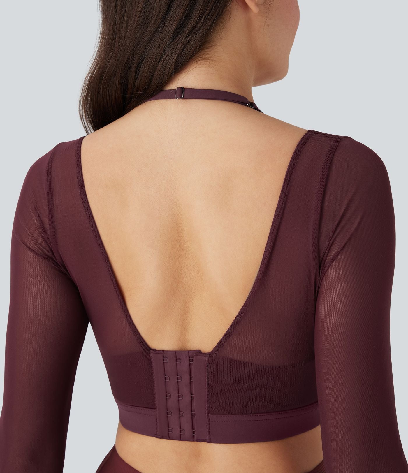 Haut de sport yoga crop top 2-en-1 avec col licou, dos nu, manches longues, passe-pouces et mesh contrastant