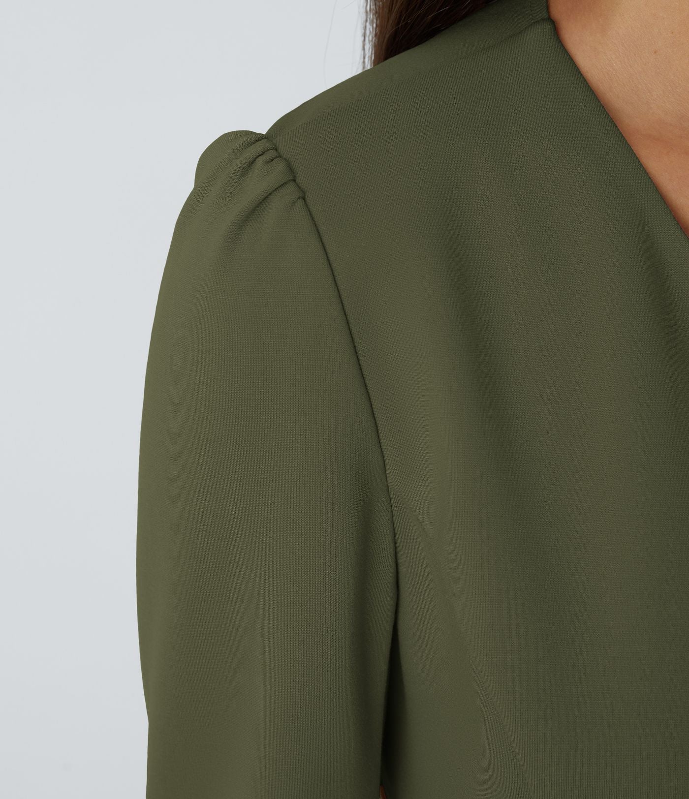 Blazer tailleur ajusté à col rond, manches longues avec boutons décoratifs