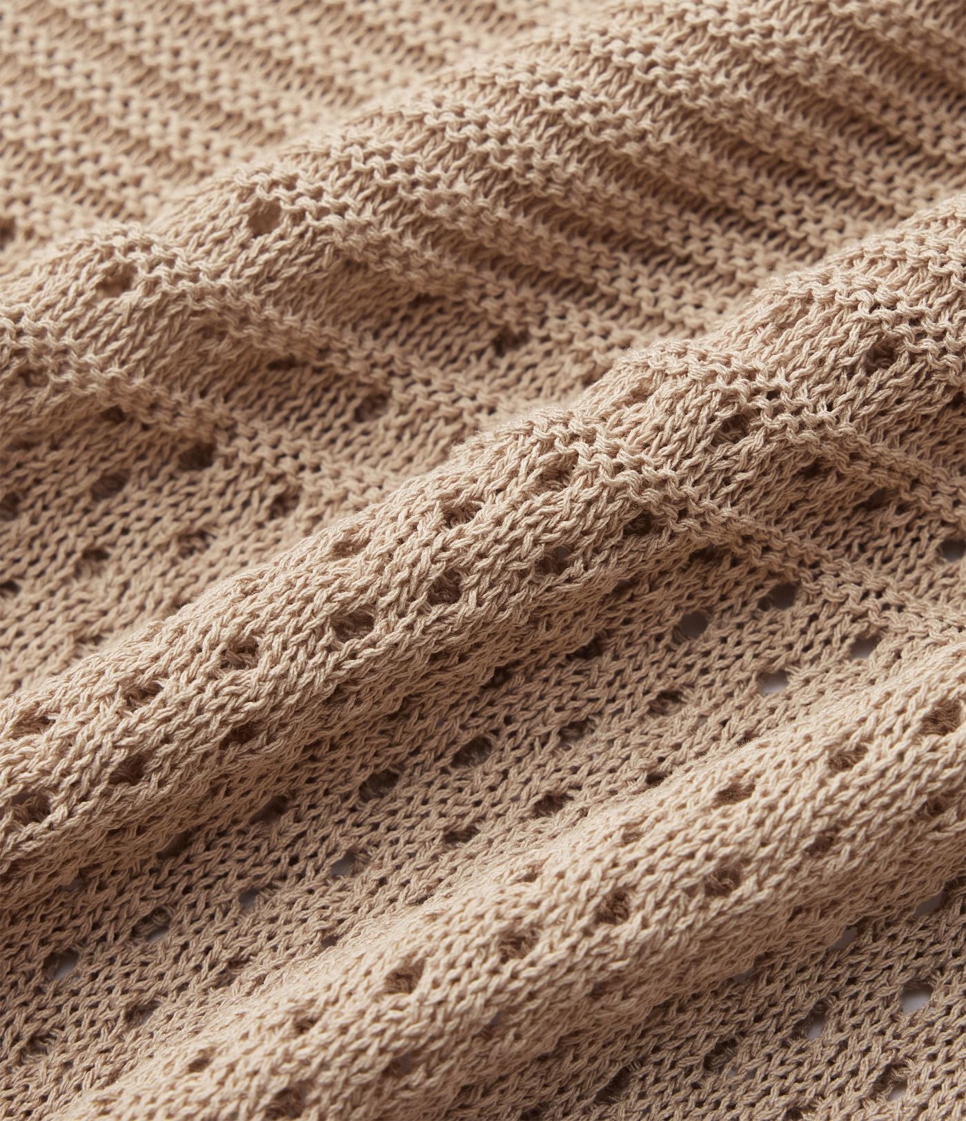 Pull resort col V manches chauve-souris courtes crochet