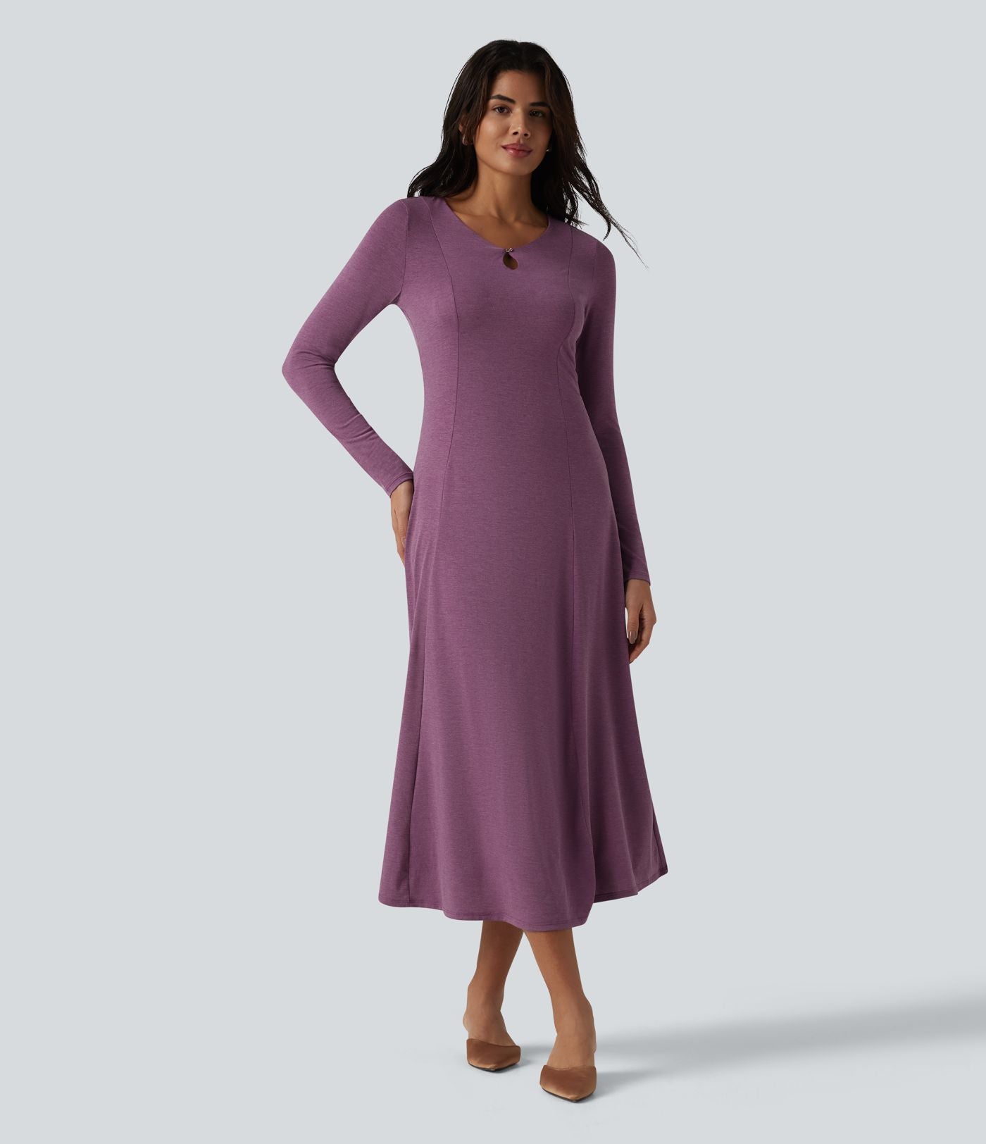 Robe midi à manches longues avec découpes