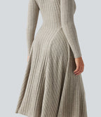 Robe mi-longue évasée maille côtelée à décolleté en V et manches longues