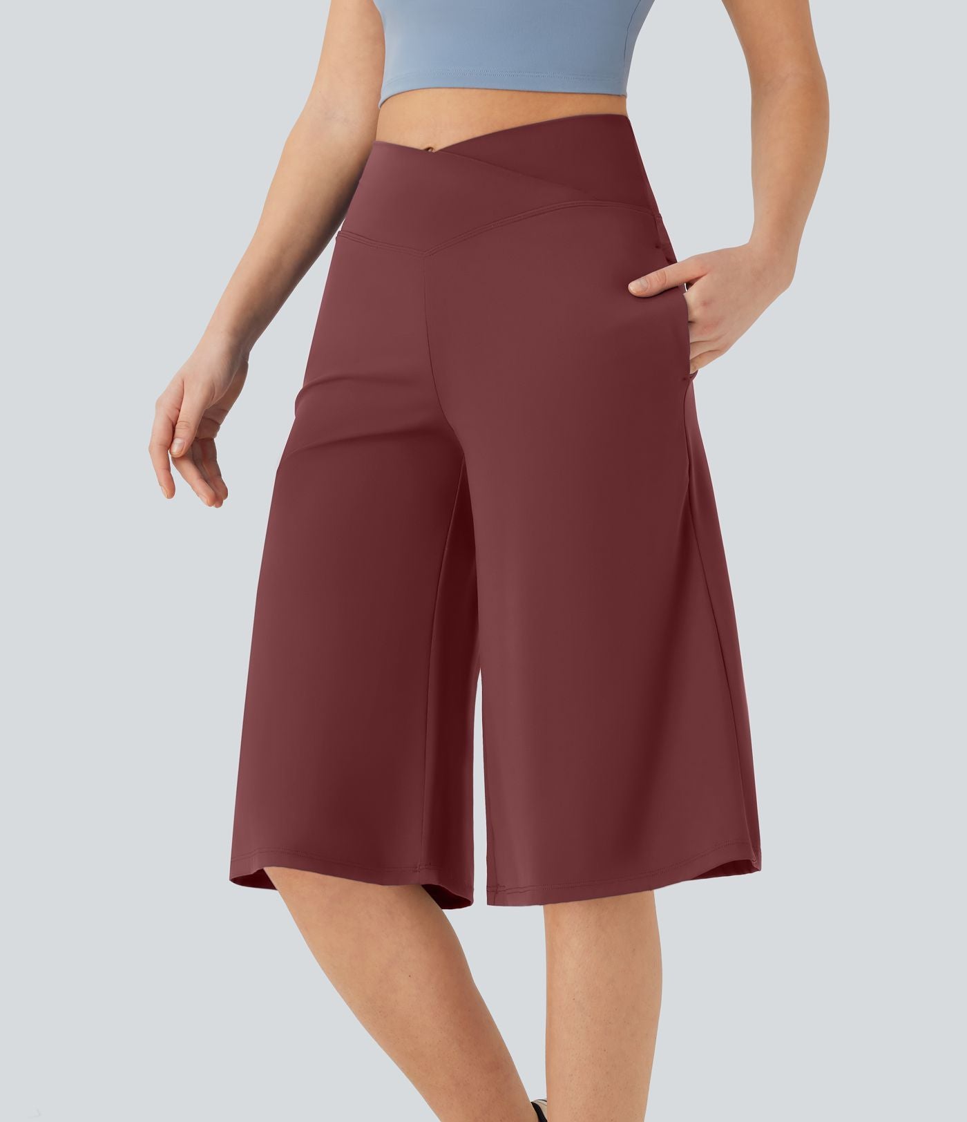 Pantacourt de yoga Cool Touch Softlyzero™ aérien à taille haute croisée, jambe large et poches