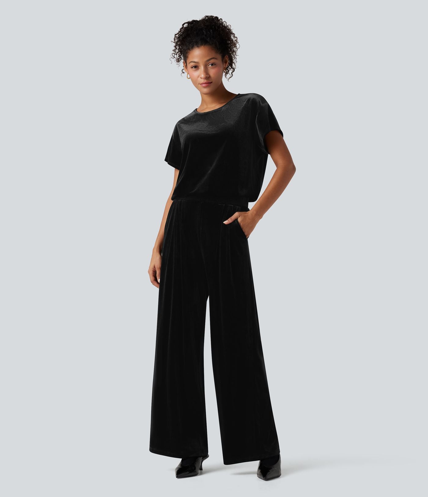 Combinaison tailleur velours col rond manches courtes avec poches