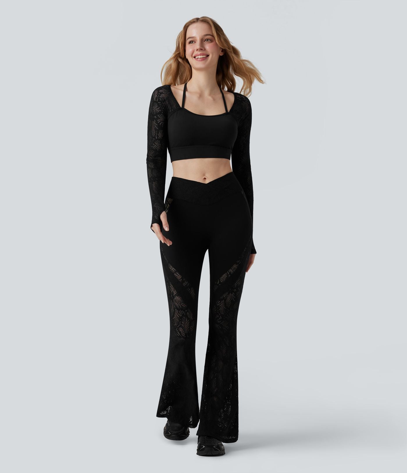 Top yoga court SoftlyZero™ dentelle contrastante dos nu manches longues avec trous pouces