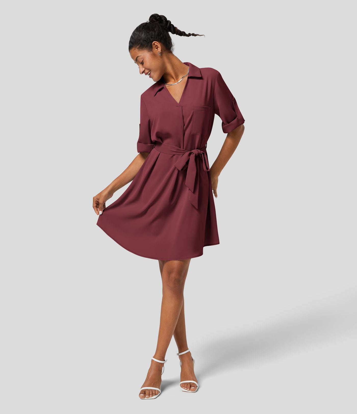 Robe-chemise décontractée à col, manches retroussables et ceinture