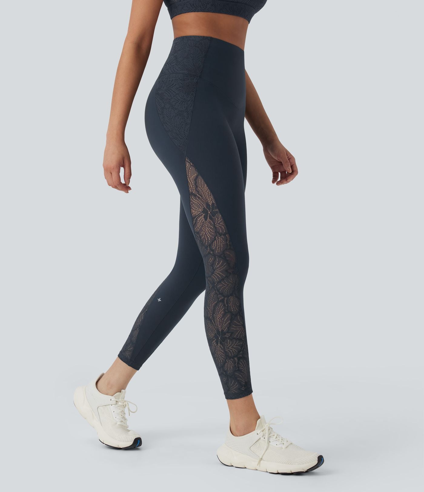 Legging d'entraînement gainant taille haute avec détails dentelle contrastée et poches Halara UltraSculpt™