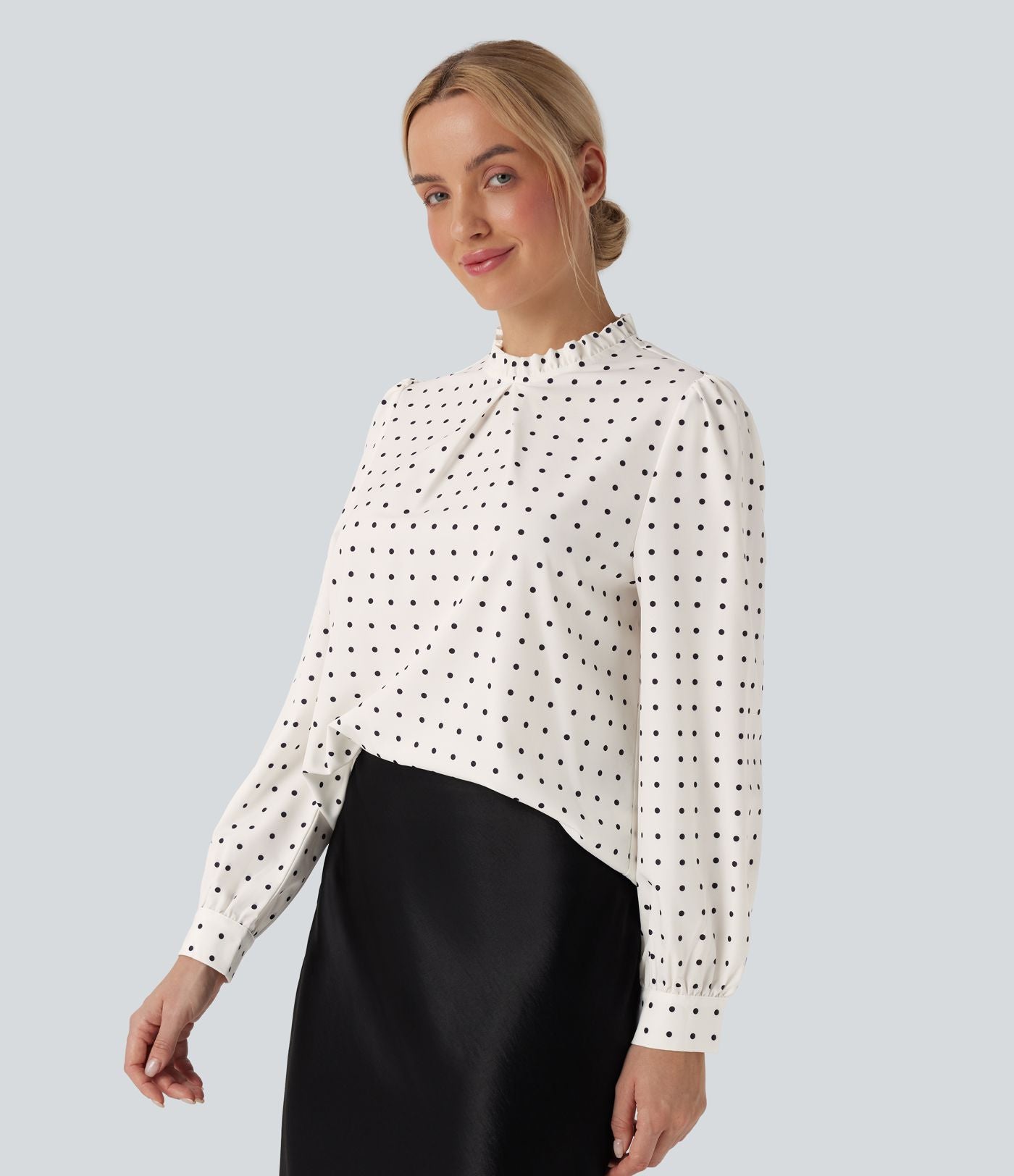 Blouse travail col montant à volants pois manches longues