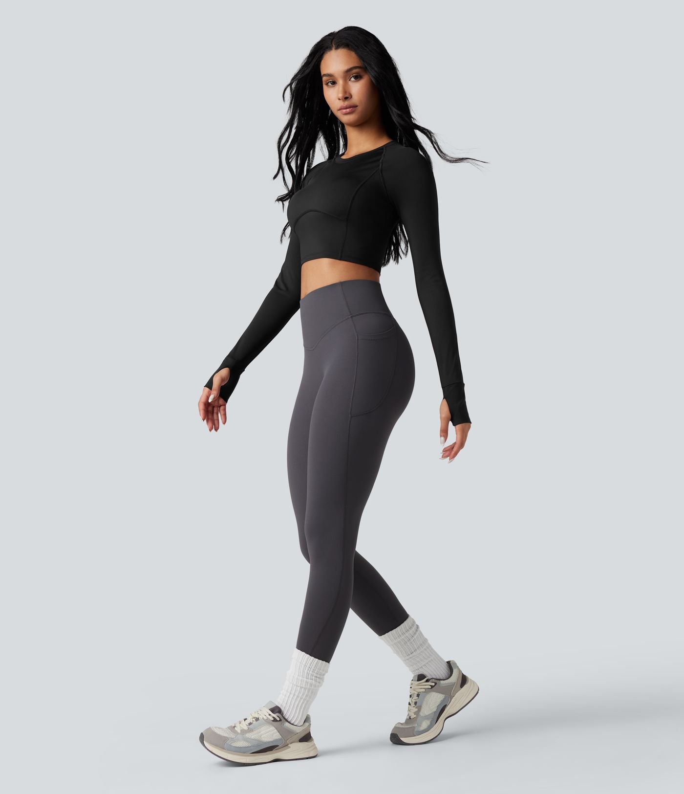Haut de sport yoga SoftlyZero™ Airy push-up mesh contrastant effet frais InstantCool manches longues avec passe-pouces, protection solaire UPF50+
