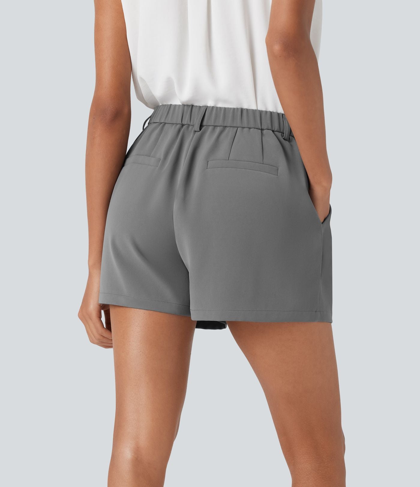 Short tailleur taille moyenne avec poches latérales