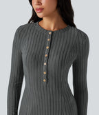 Robe longue fluide maille côtelée col henley manches longues