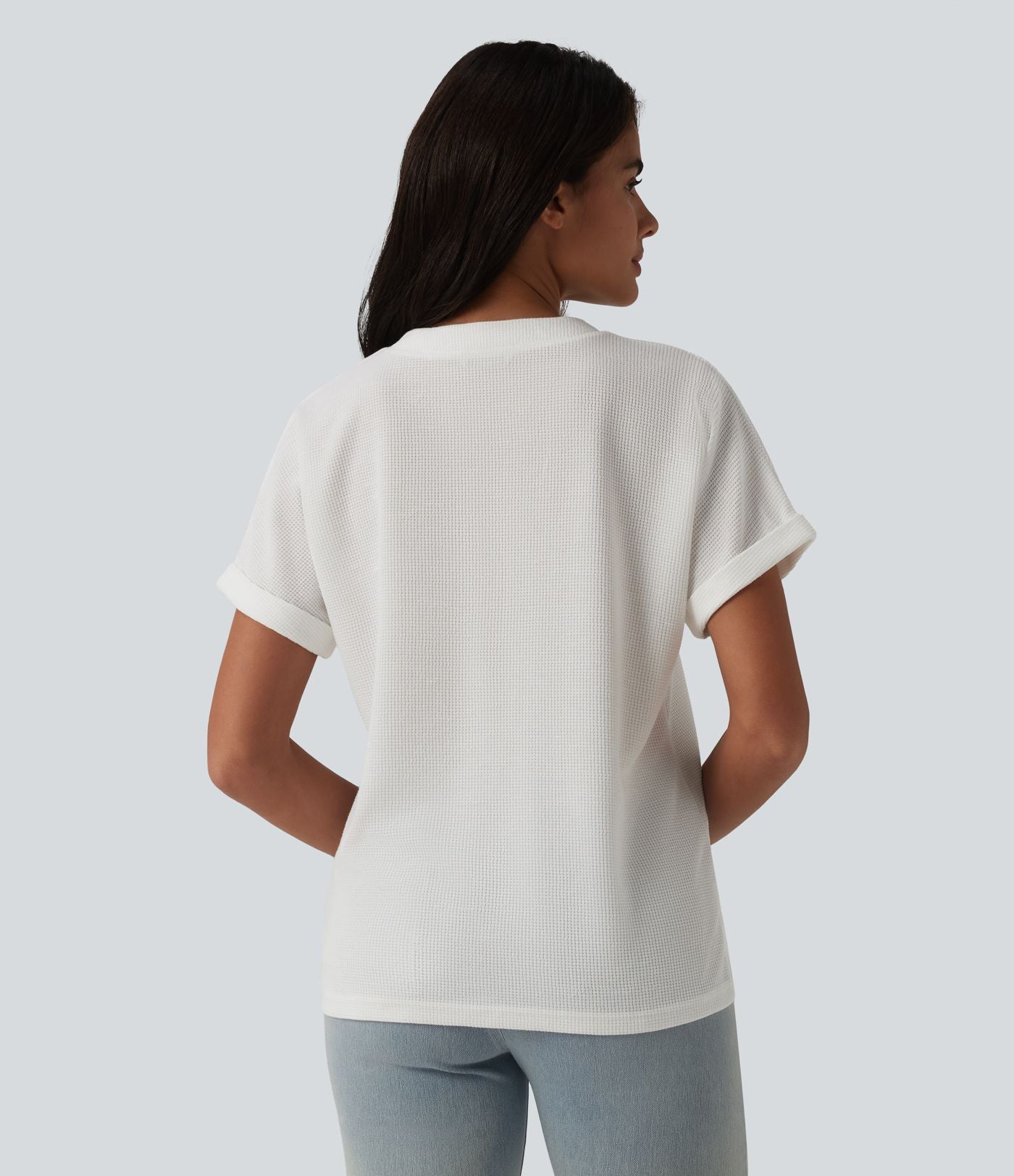 T-shirt casual en tissu gaufré col V à manches chauve-souris et boutons
