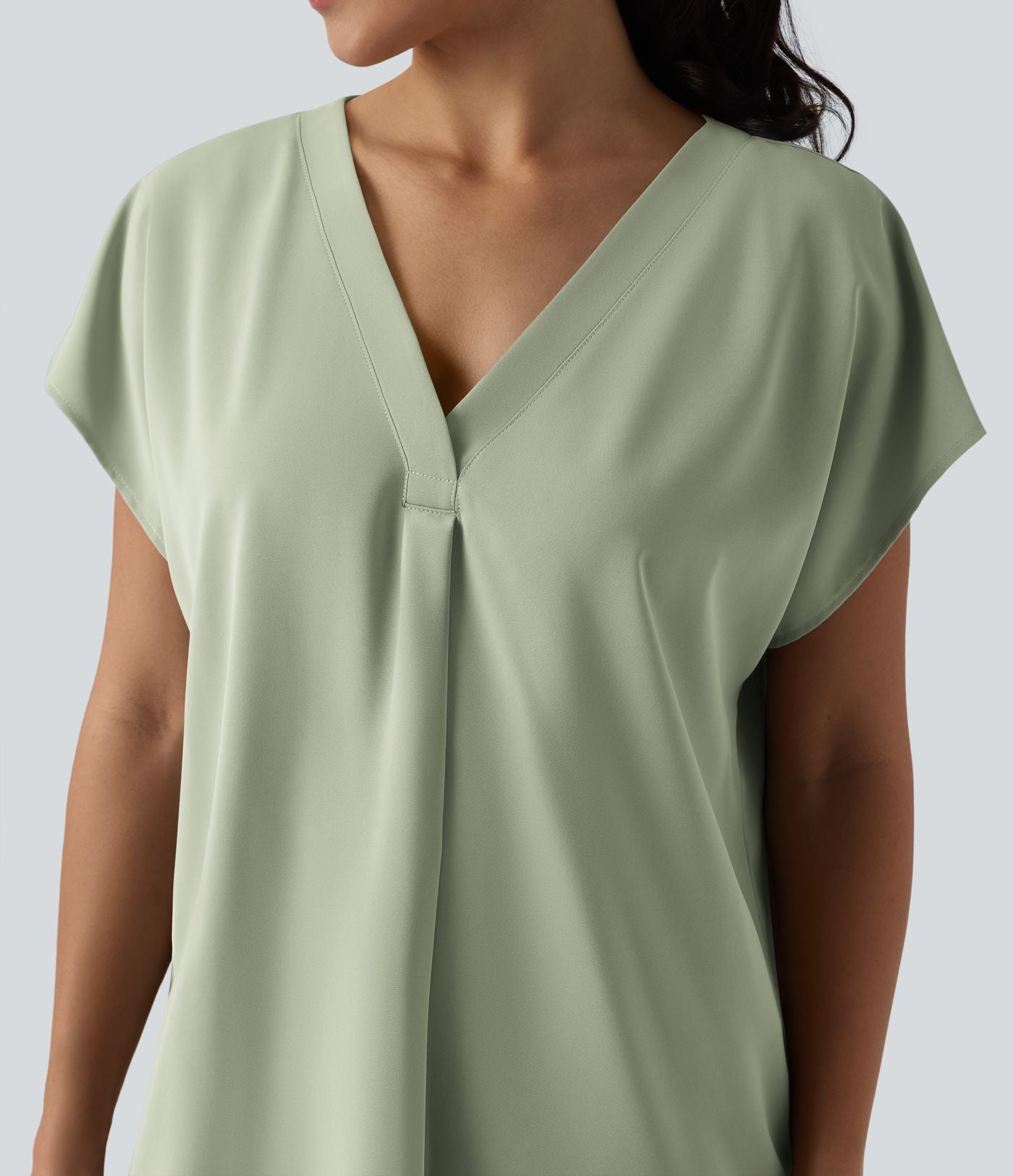Blouse esprit bureau oversize défroissage facile, col V et manches courtes