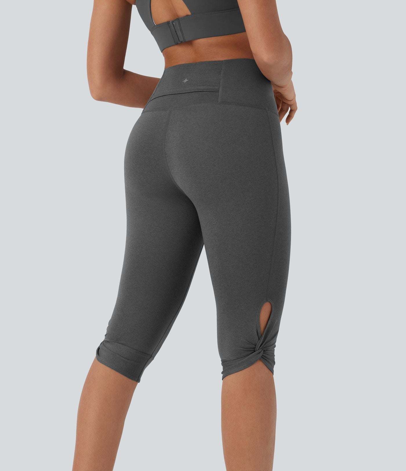 Leggings corsaire de yoga à taille haute, découpes, détails torsadés, séchage rapide et poche