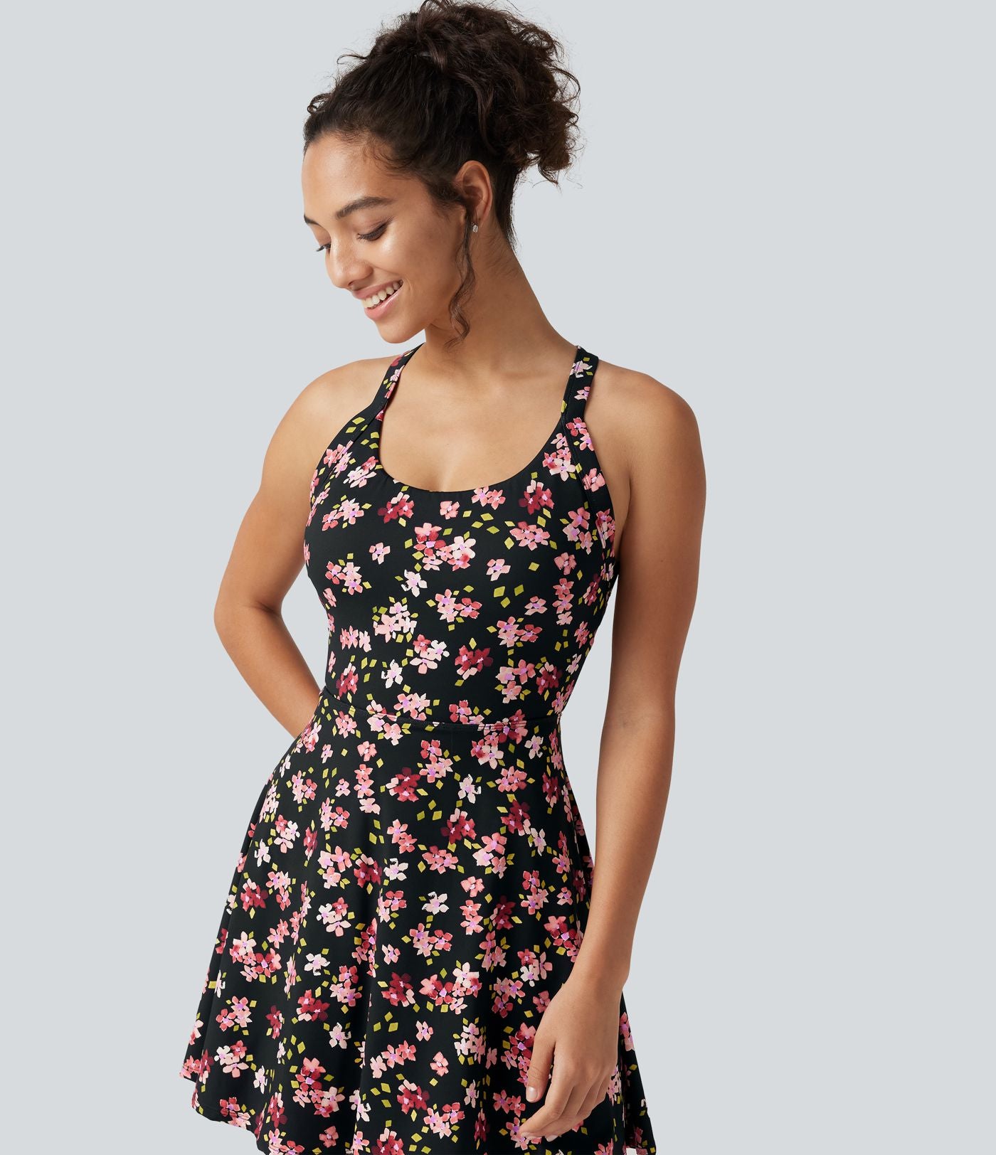 Robe active mini de danse 2-en-1 à petites fleurs, coussinets amovibles, poches et accès facile Easy Peasy