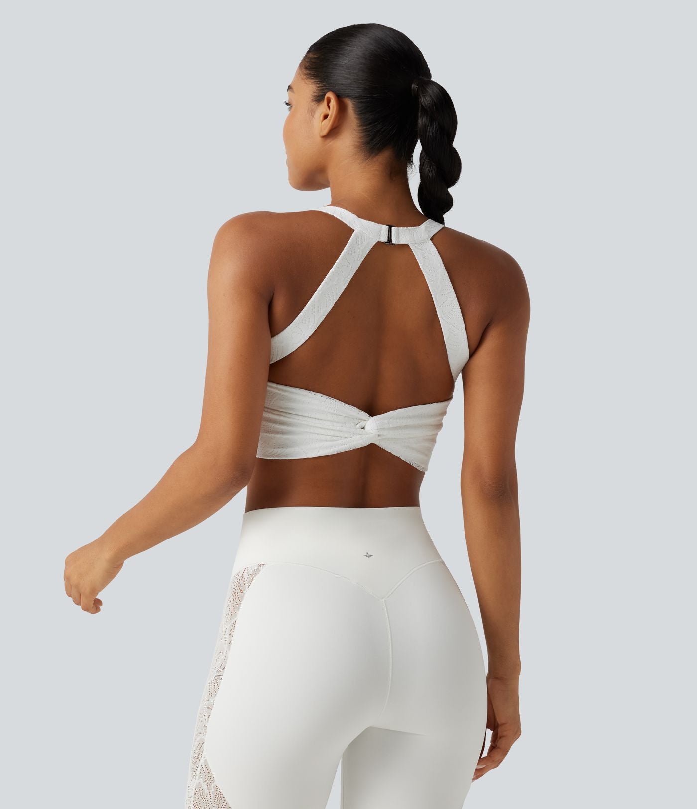 Débardeur de yoga SoftlyZero™ dos nu torsadé avec dentelle contrastée, coussinets amovibles et protection solaire UPF 50+