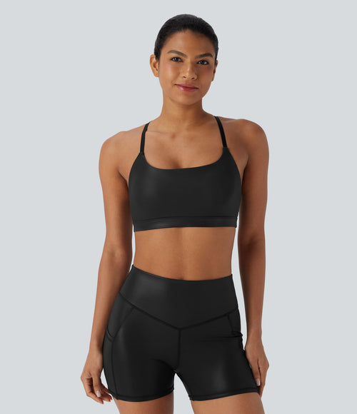Brassière de sport en similicuir à faible maintien, dos nu, bretelles croisées ajustables et séchage rapide pour yoga