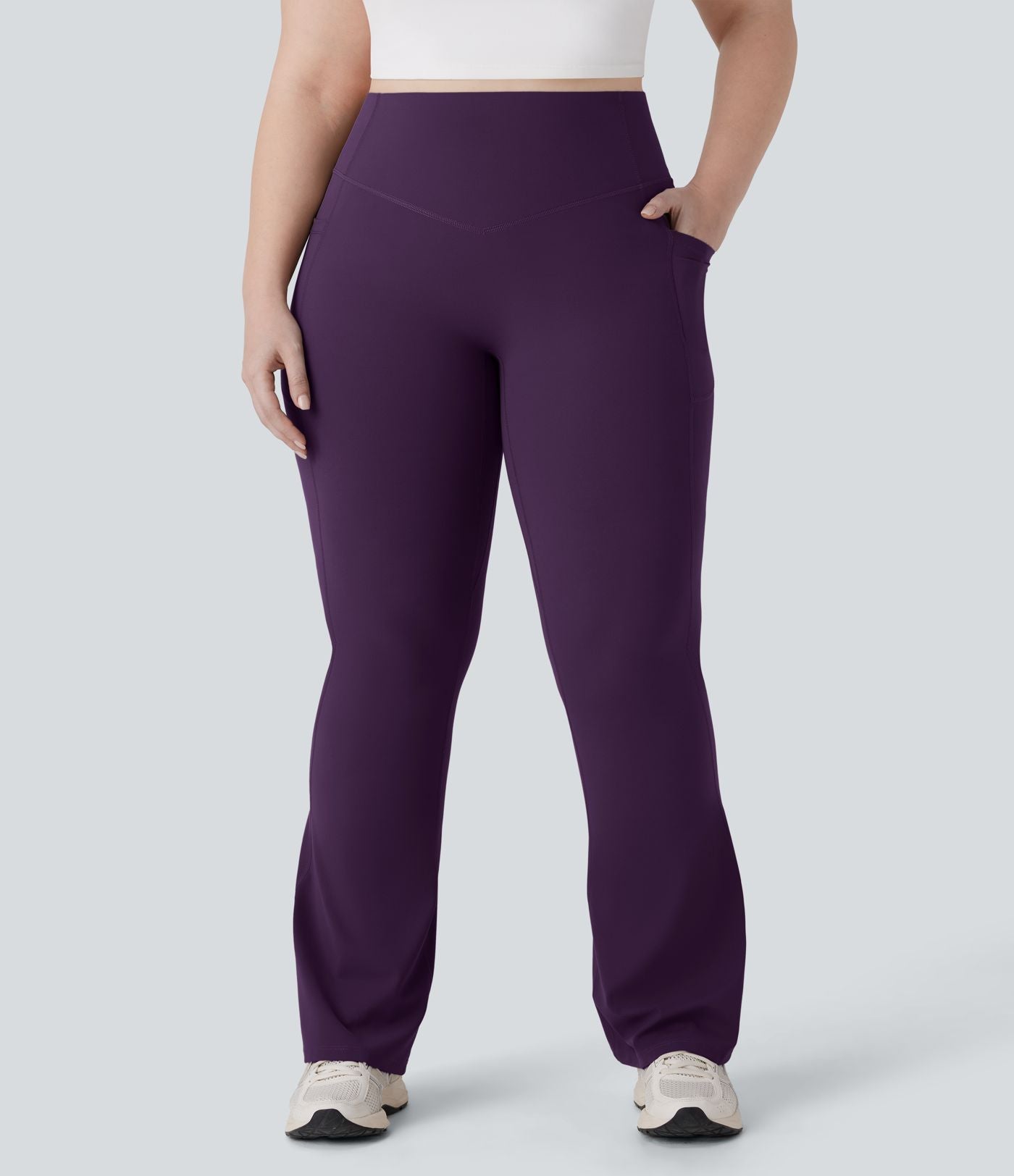 Pantalon de yoga à coupe bootcut gainant galbant taille haute grande taille avec effet scrunch et poches Halara UltraSculpt™