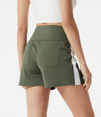 Short baggy de sport taille haute à séchage rapide avec bandes latérales et poches