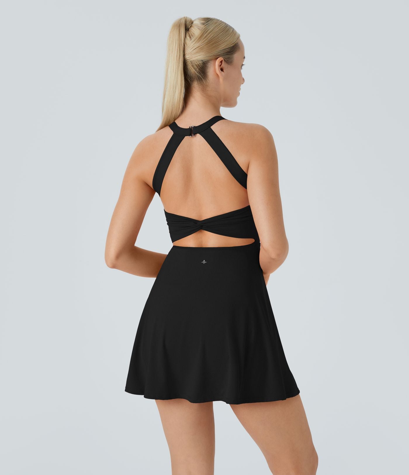 Robe de sport dos nu torsadée A-C