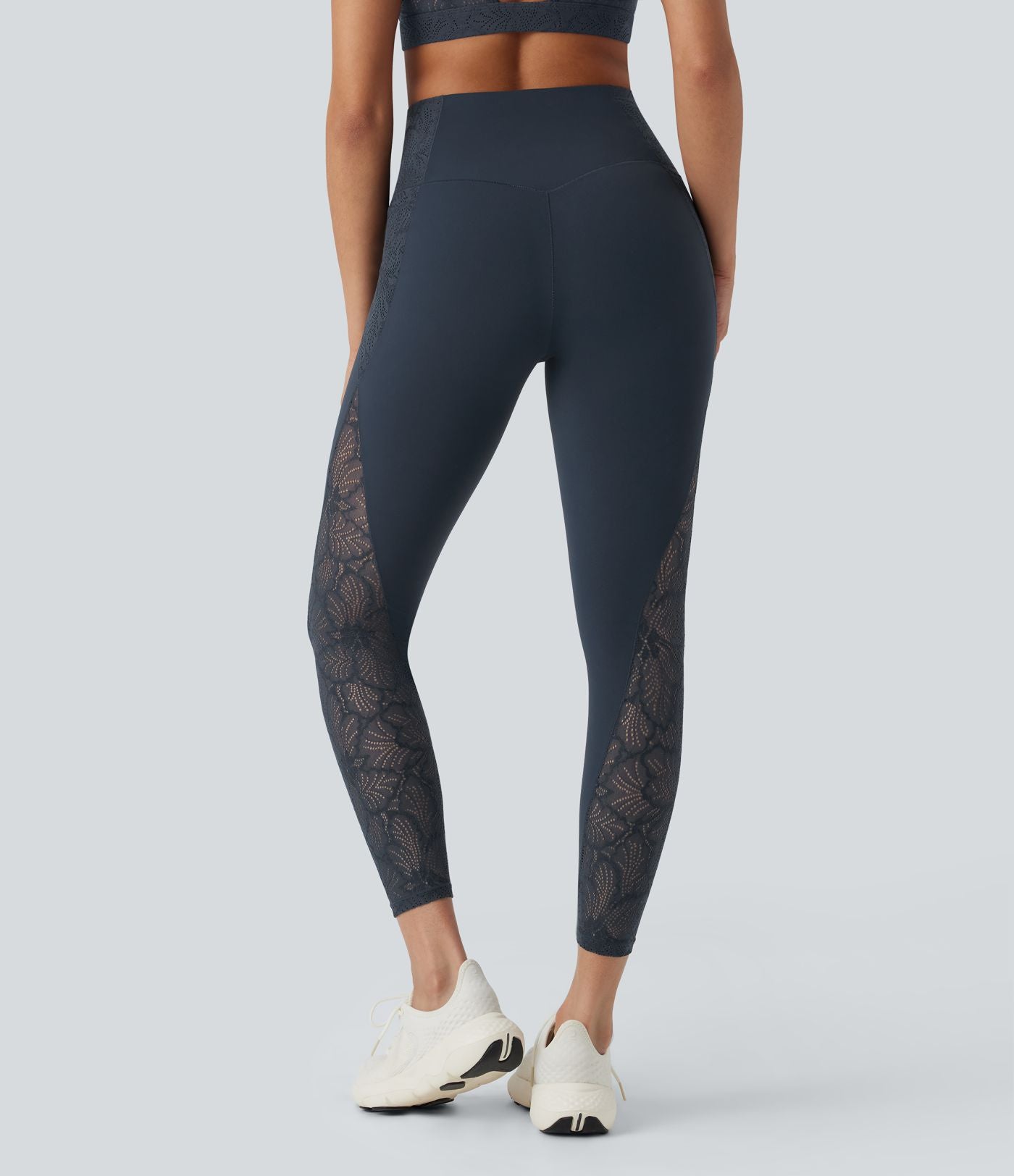 Legging d'entraînement gainant taille haute avec détails dentelle contrastée et poches Halara UltraSculpt™