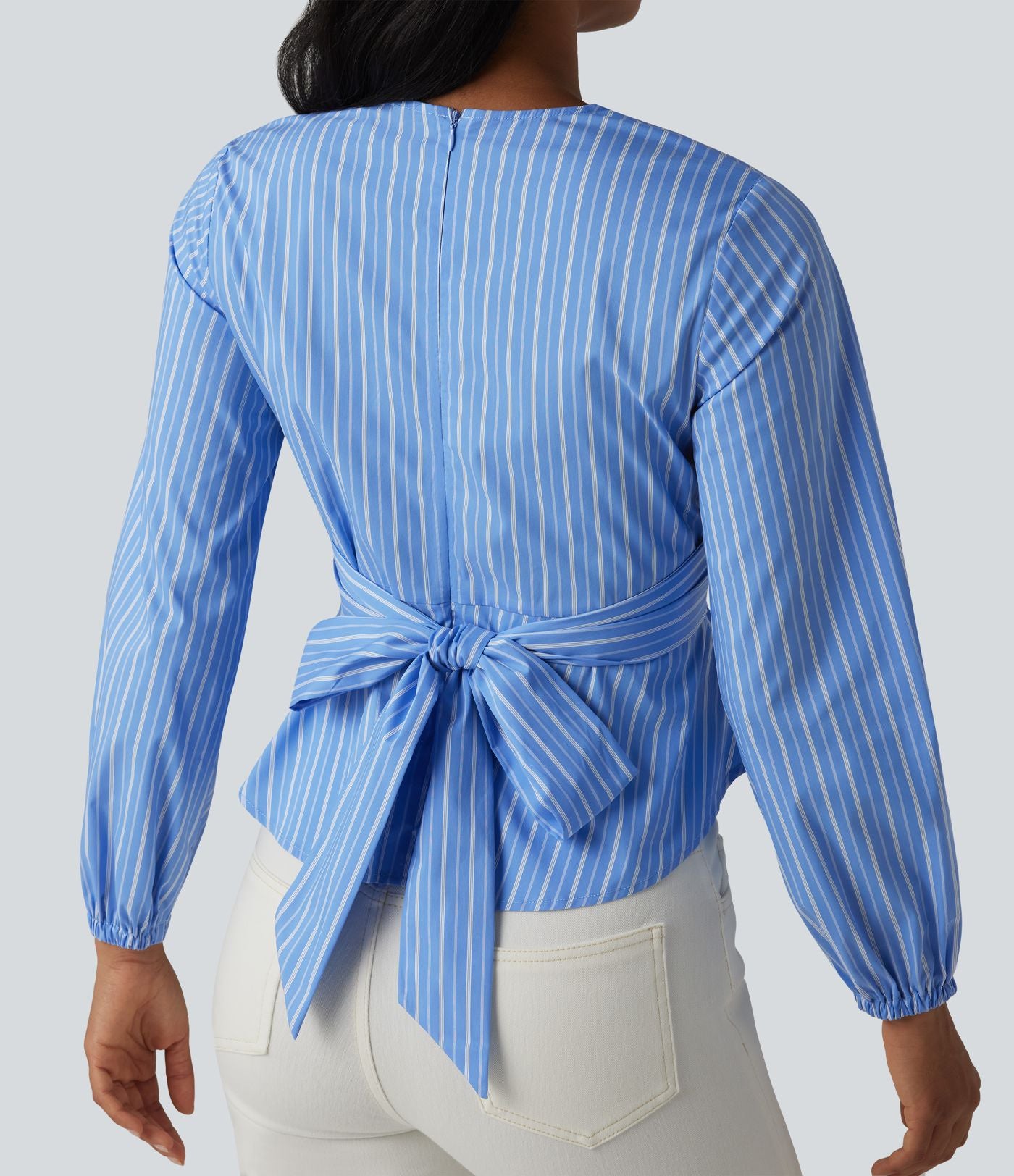 Blouse de travail rayée à col V, manches longues et dos noué