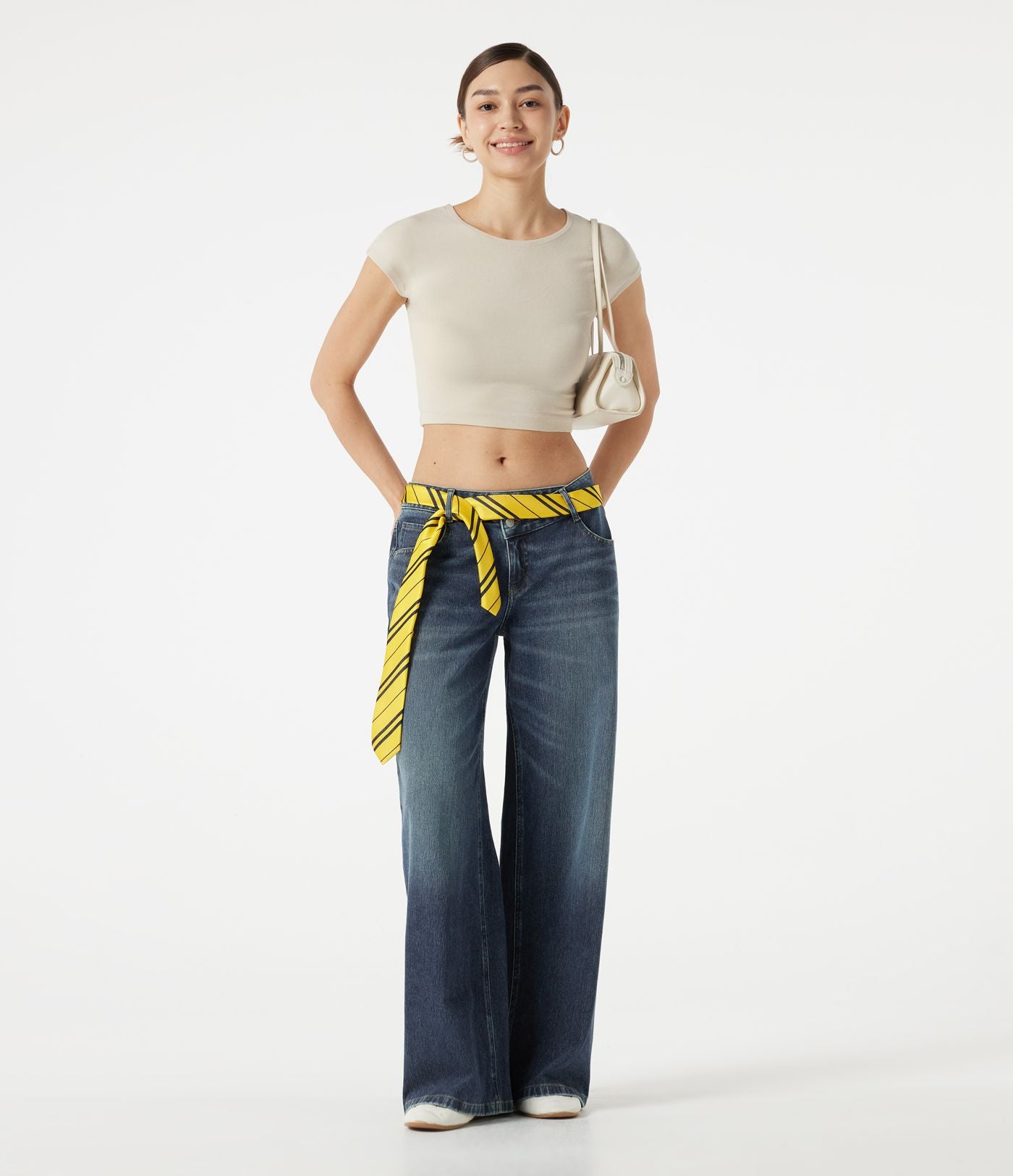 Jean baggy Halara Flex™ taille basse délavé asymétrique avec poches