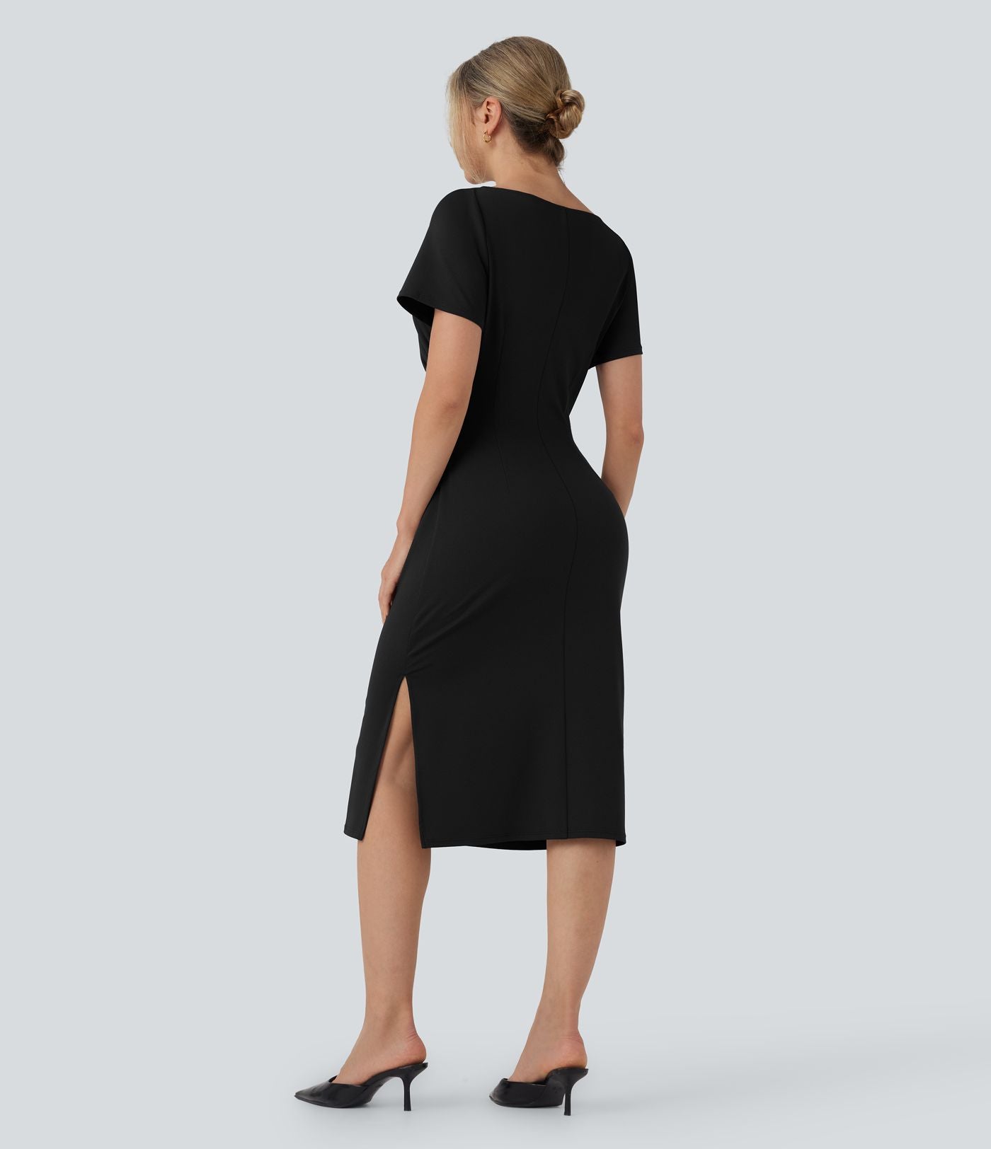 Robe tailleur mi-longue moulante manches courtes froncée