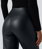 Pantalon casual évasé gainant taille haute en simili cuir extensible avec poches
