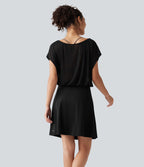Robe-short mini SoftlyZero™ Plush pour le yoga à encolure bateau, manches courtes et poches - Easy Peasy