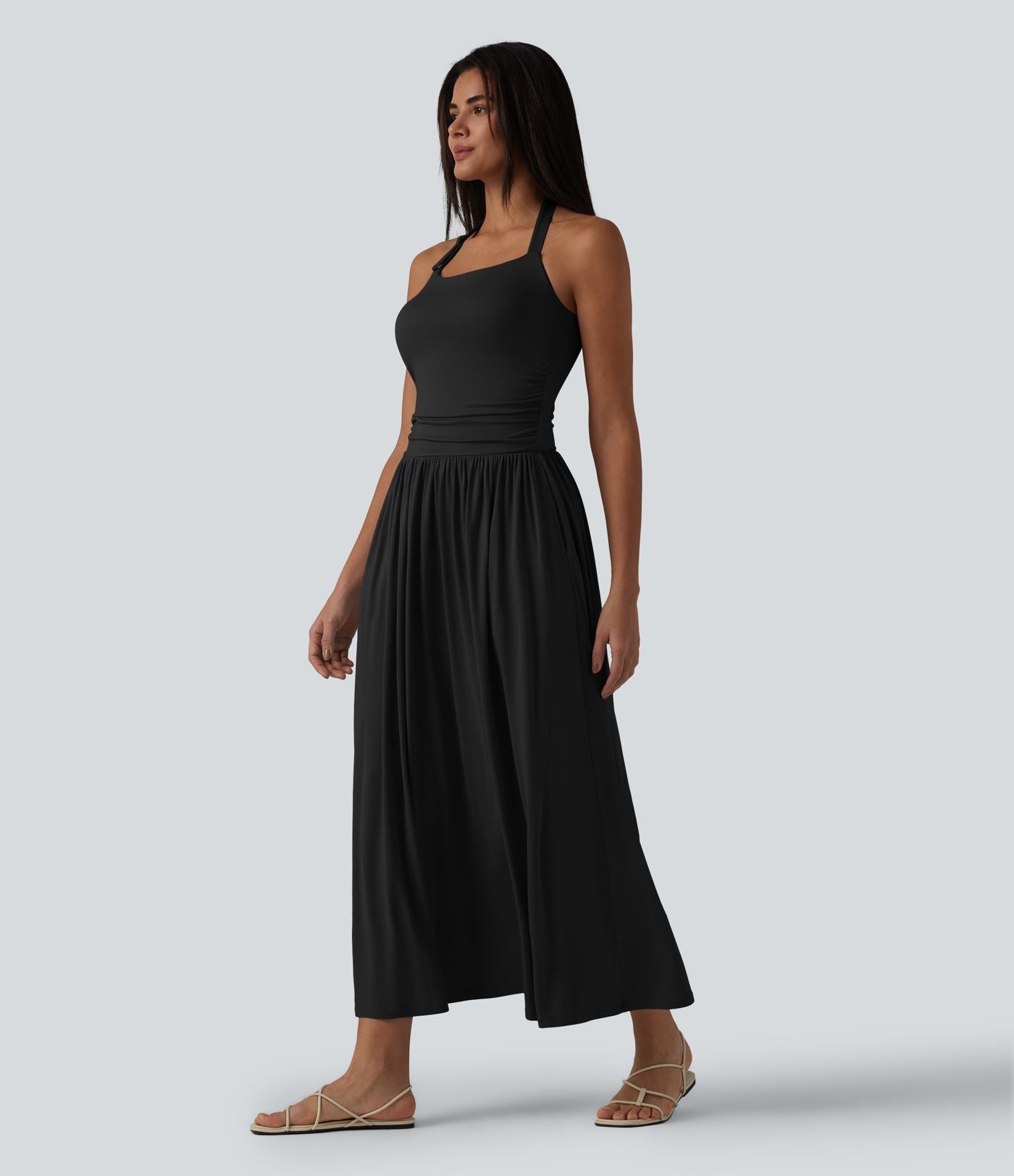 Robe longue fluide dos nu avec tour de cou, brassière intégrée et poches