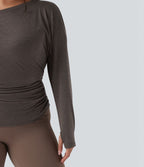 Haut de yoga grande taille asymétrique à manche longue, trou pour le pouce et fronces