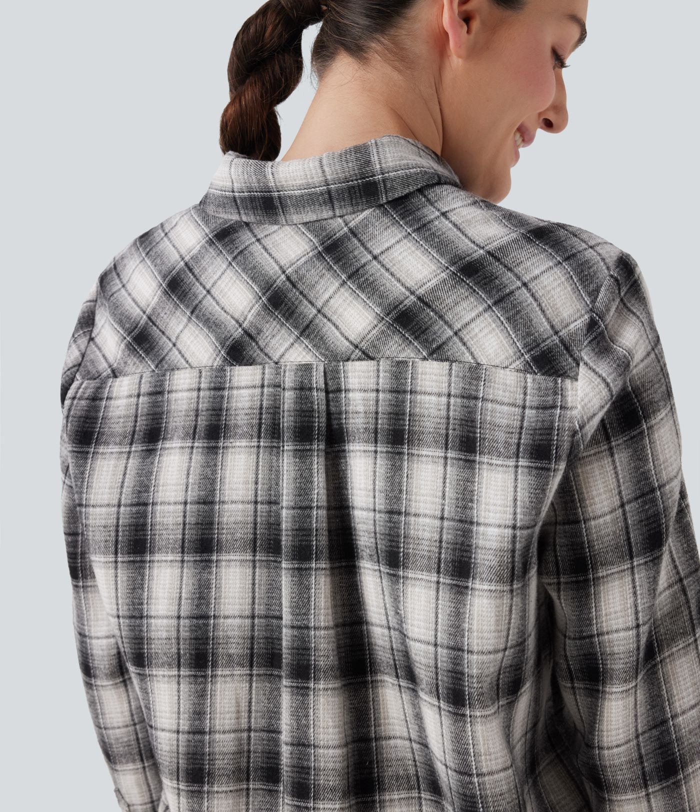 Chemise décontractée à motif écossais avec col, manches longues et boutonnage