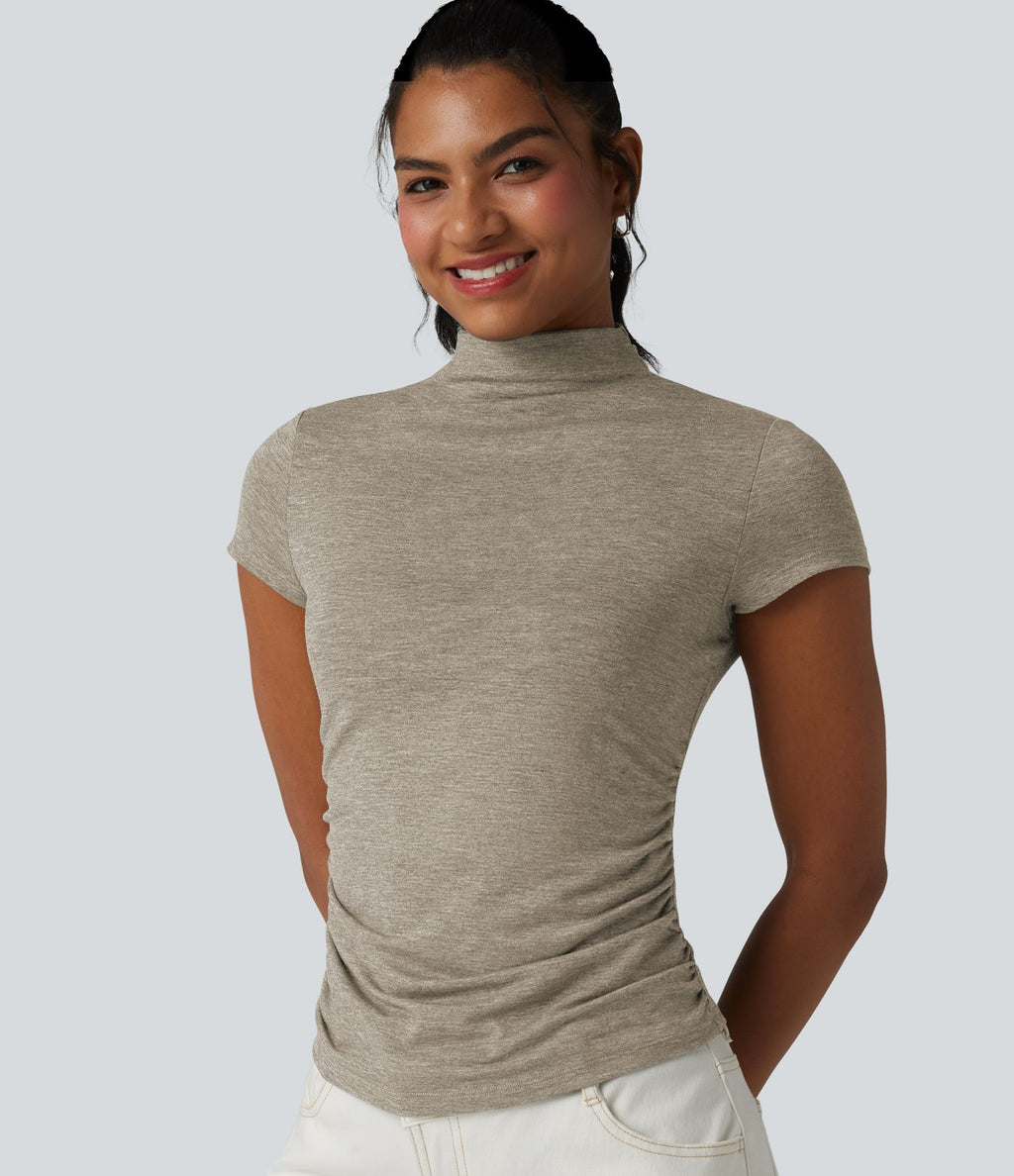 T-shirt casual froncé à col cheminée et manches courtes