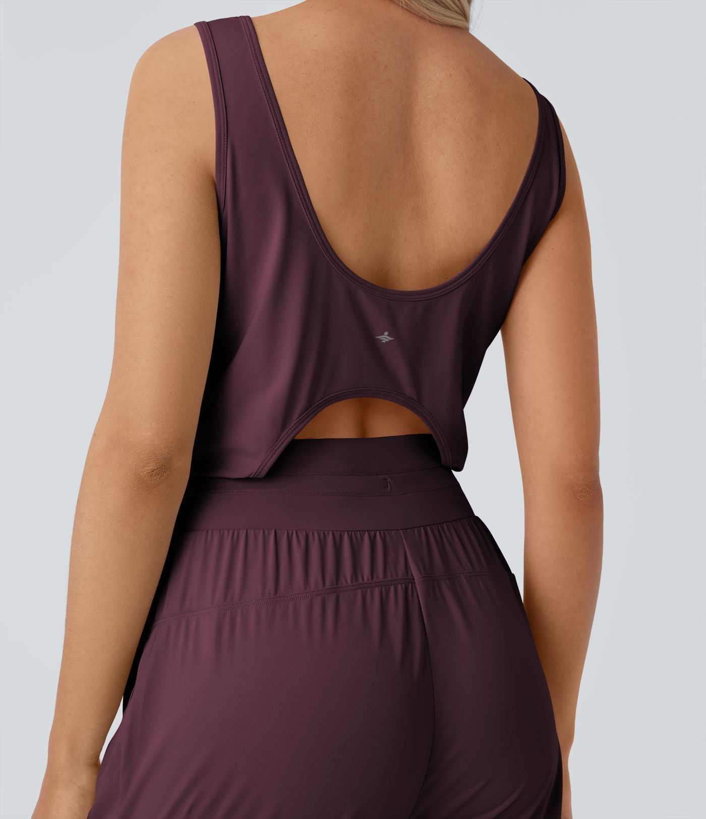 Combinaison de yoga col bateau sans manches dos nu avec découpes et poches latérales à cordon de serrage effet frais InstantCool, protection solaire UPF50+