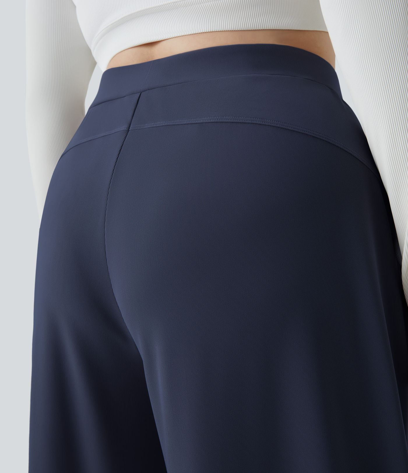 Pantalon de travail grande taille Halara Flex™ à taille haute sculptante et amincissante, poches latérales, jambes larges et tissu micro-gaufré