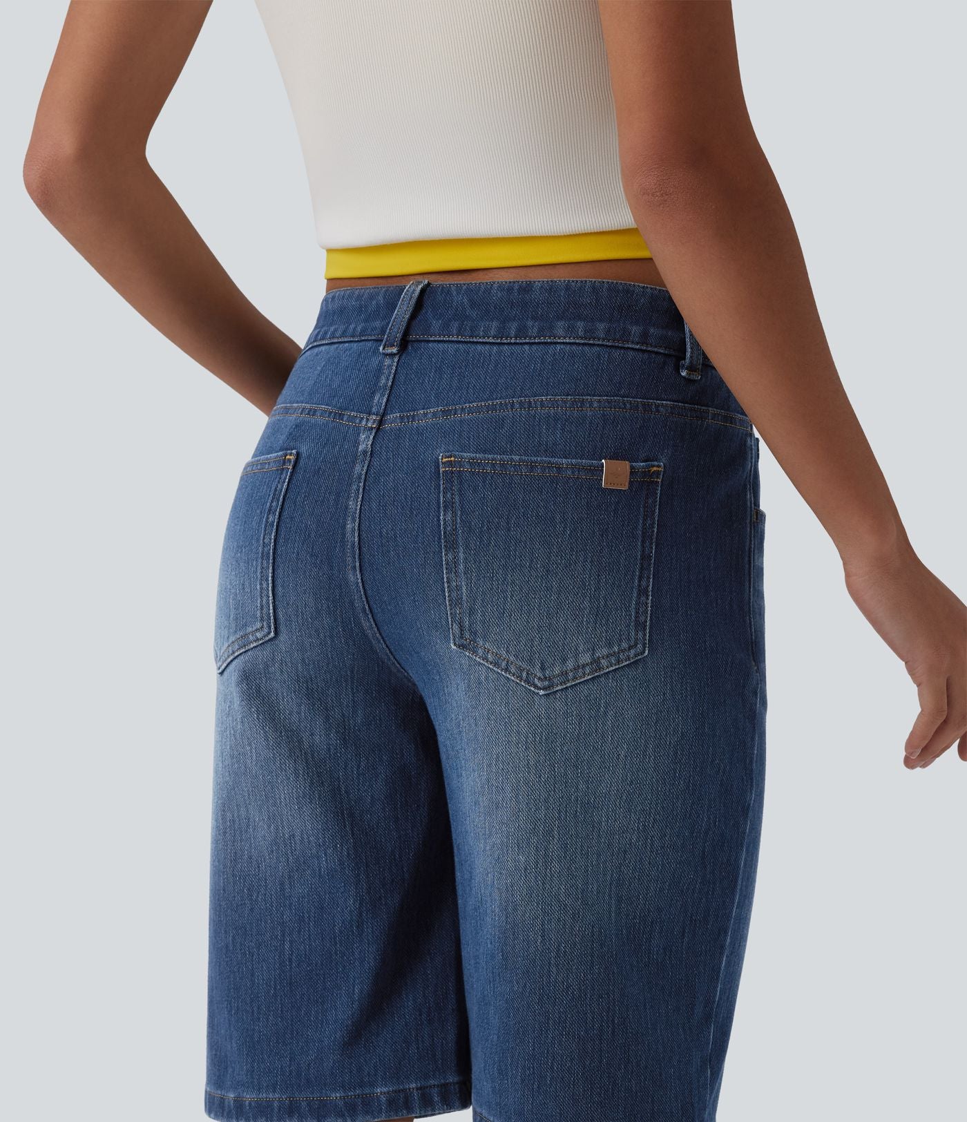 Halara Flex™ Short casual en jean asymétrique taille basse avec poches