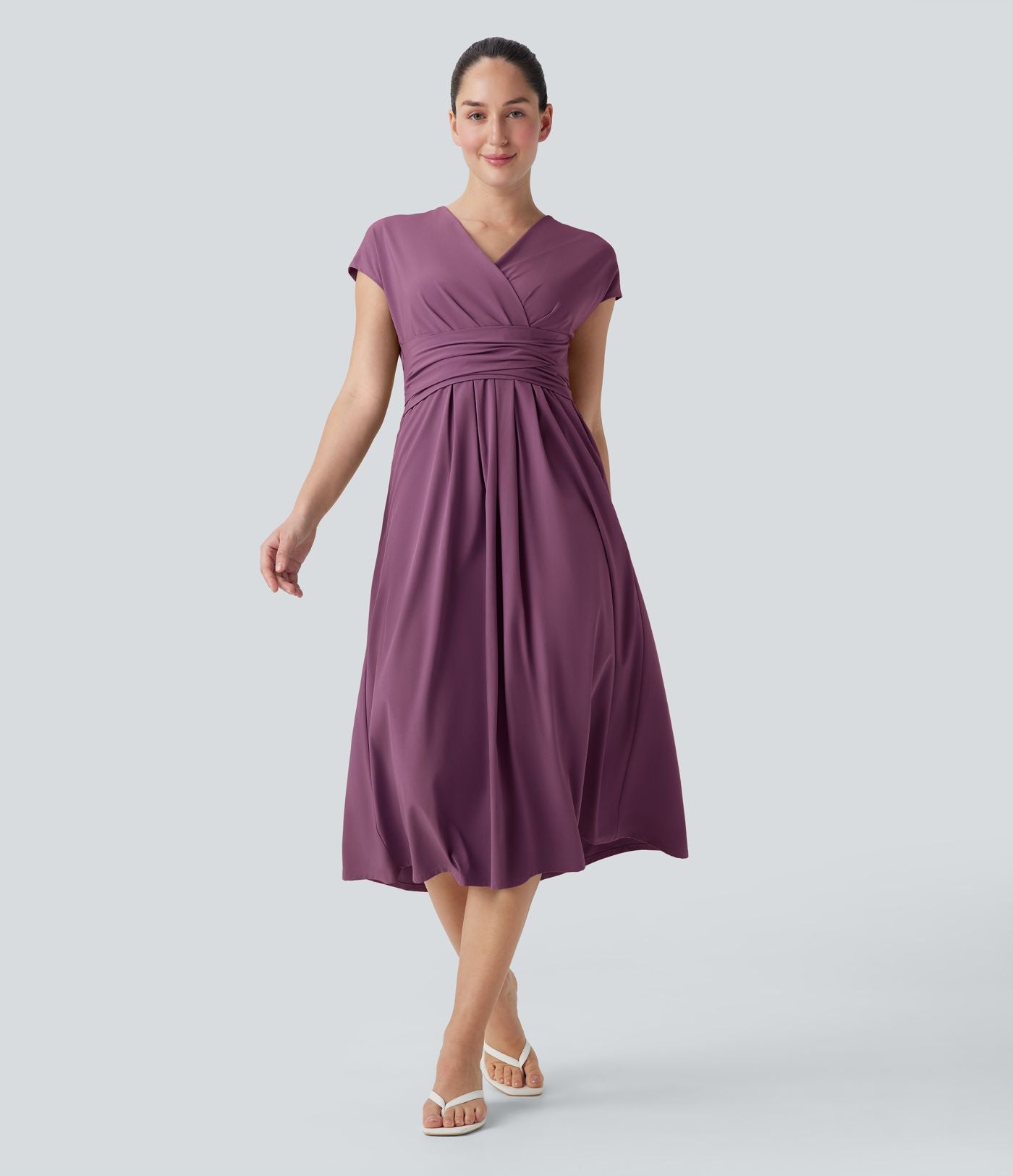 Robe midi Breezeful™ col V manches courtes à liens dans le dos séchage rapide avec poches latérales