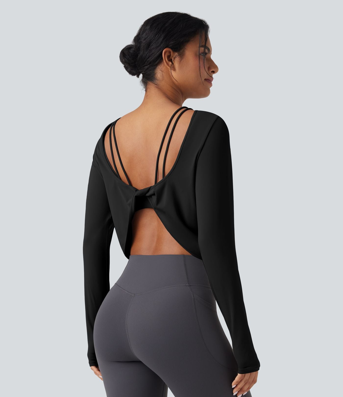 Top de sport yoga SoftlyZero™ QuickDry 2-en-1 dos nu torsadé manches longues avec trous pouces