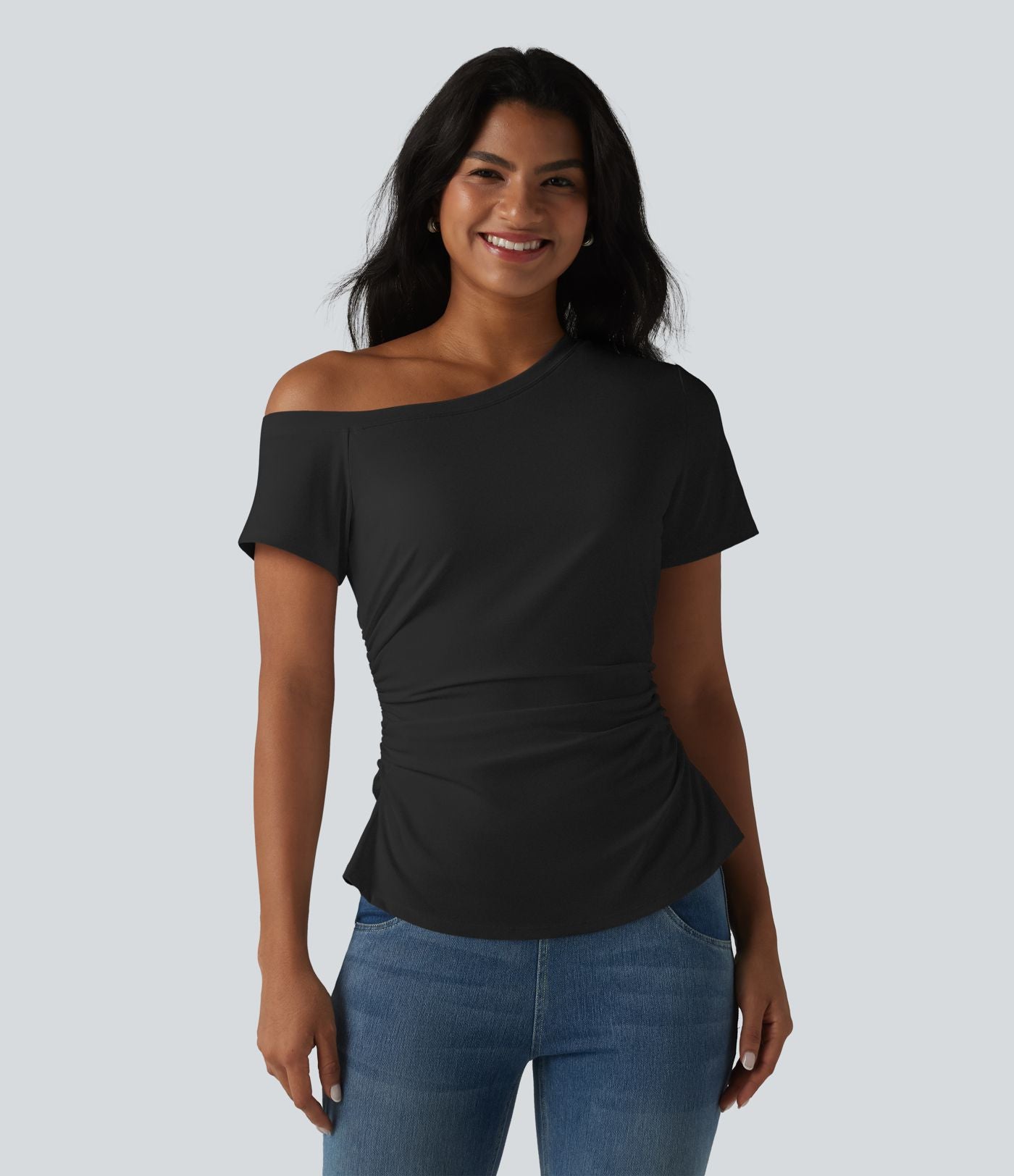 T-shirt SoftlyZero™ Airy asymétrique épaule dénudée froncé avec fente, brassière intégrée et effet frais InstantCool