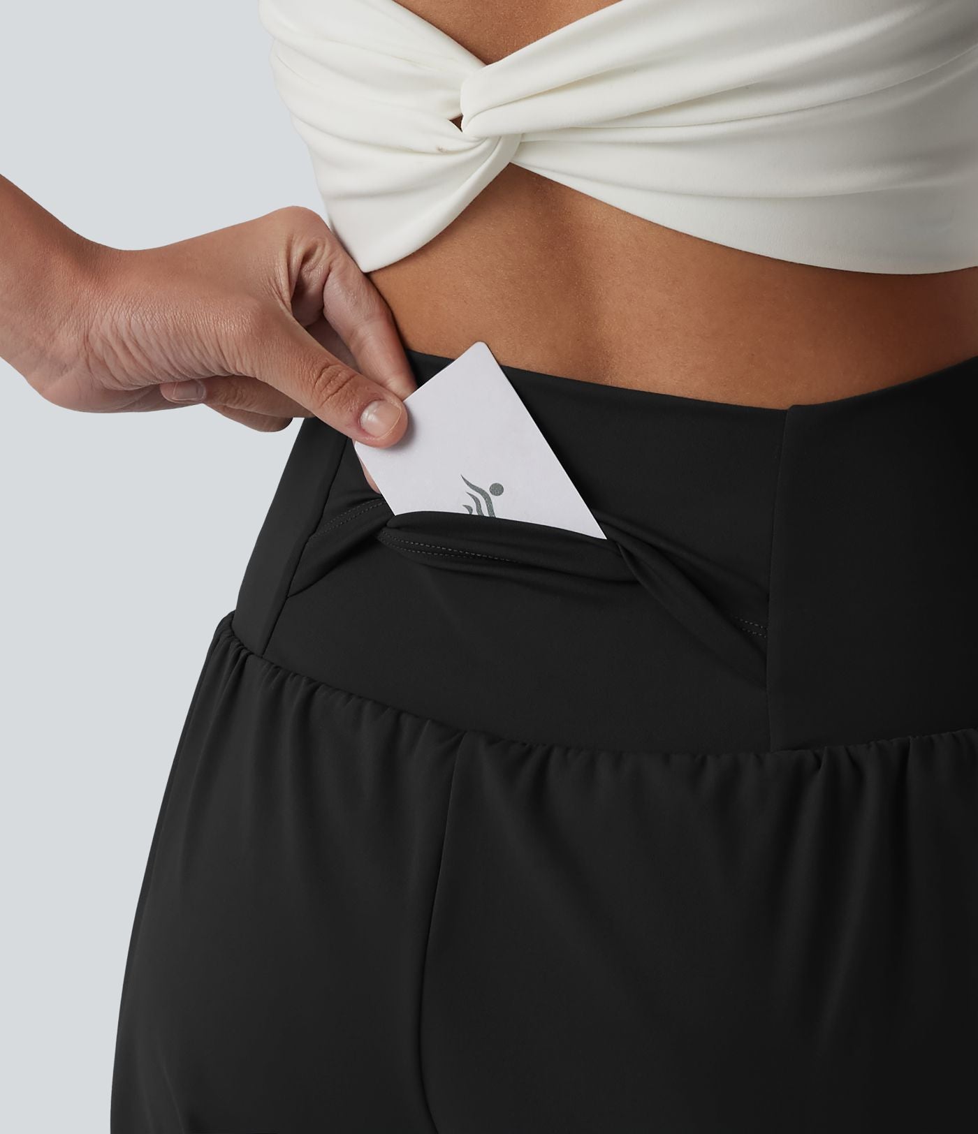 Short de yoga 2-en-1 SoftlyZero™ Airy effet frais InstantCool taille ultra-haute 22,8 cm avec poches
