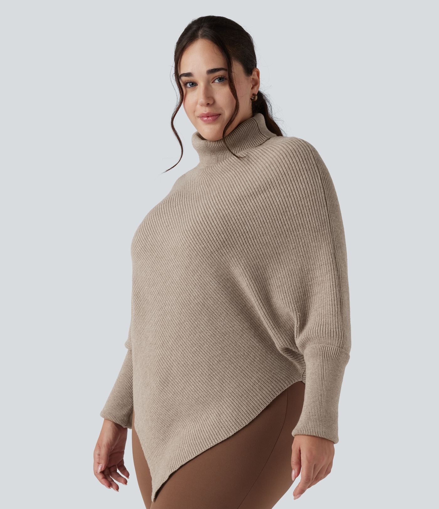 Pull grande taille col montant manches longues à ourlet asymétrique