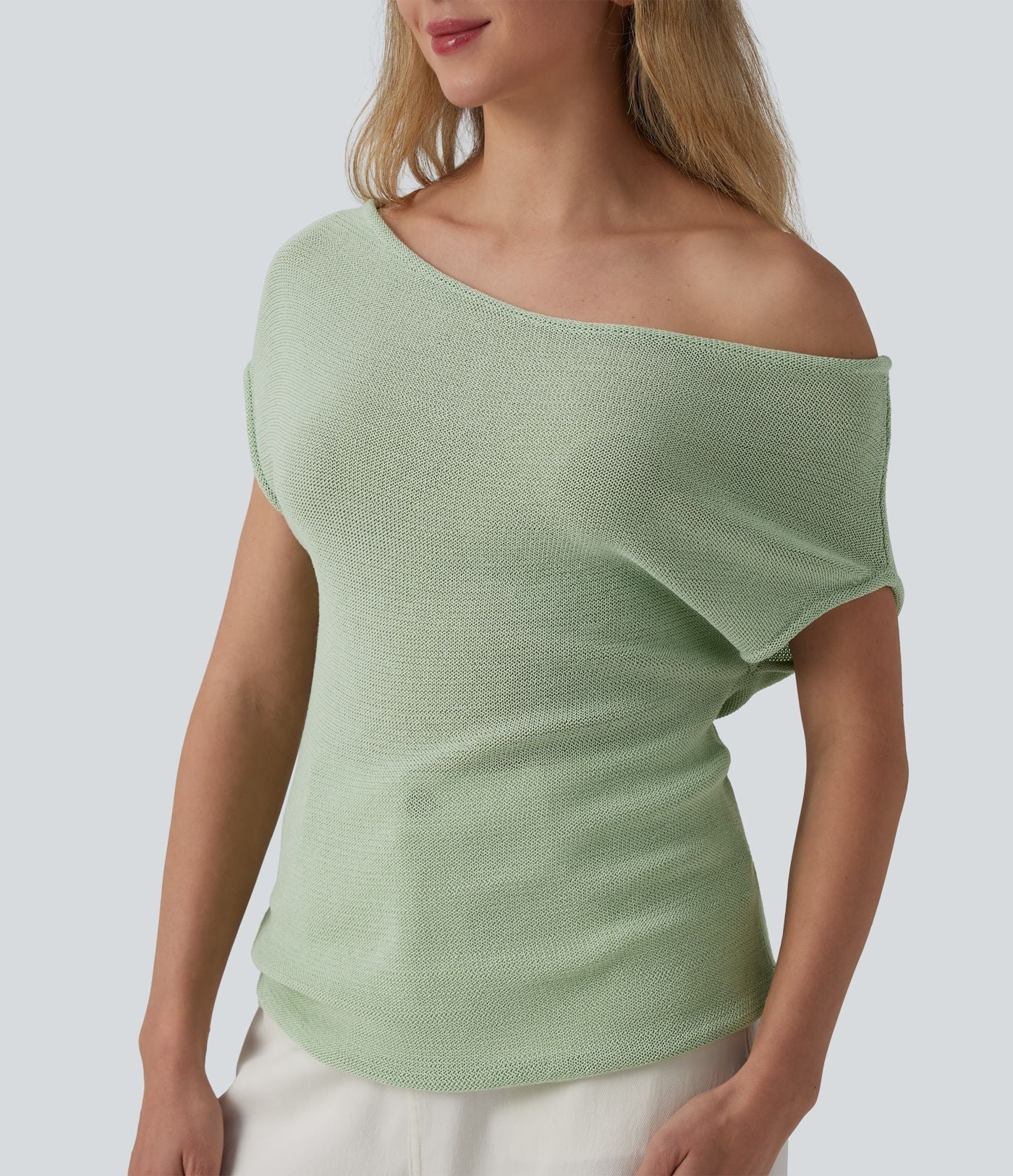 Pull décontracté épaules dénudées manches courtes